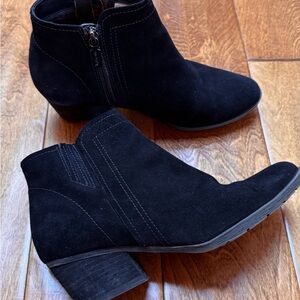 Blondo Black Suede Ankle Booties-Waterproof Size 7.5